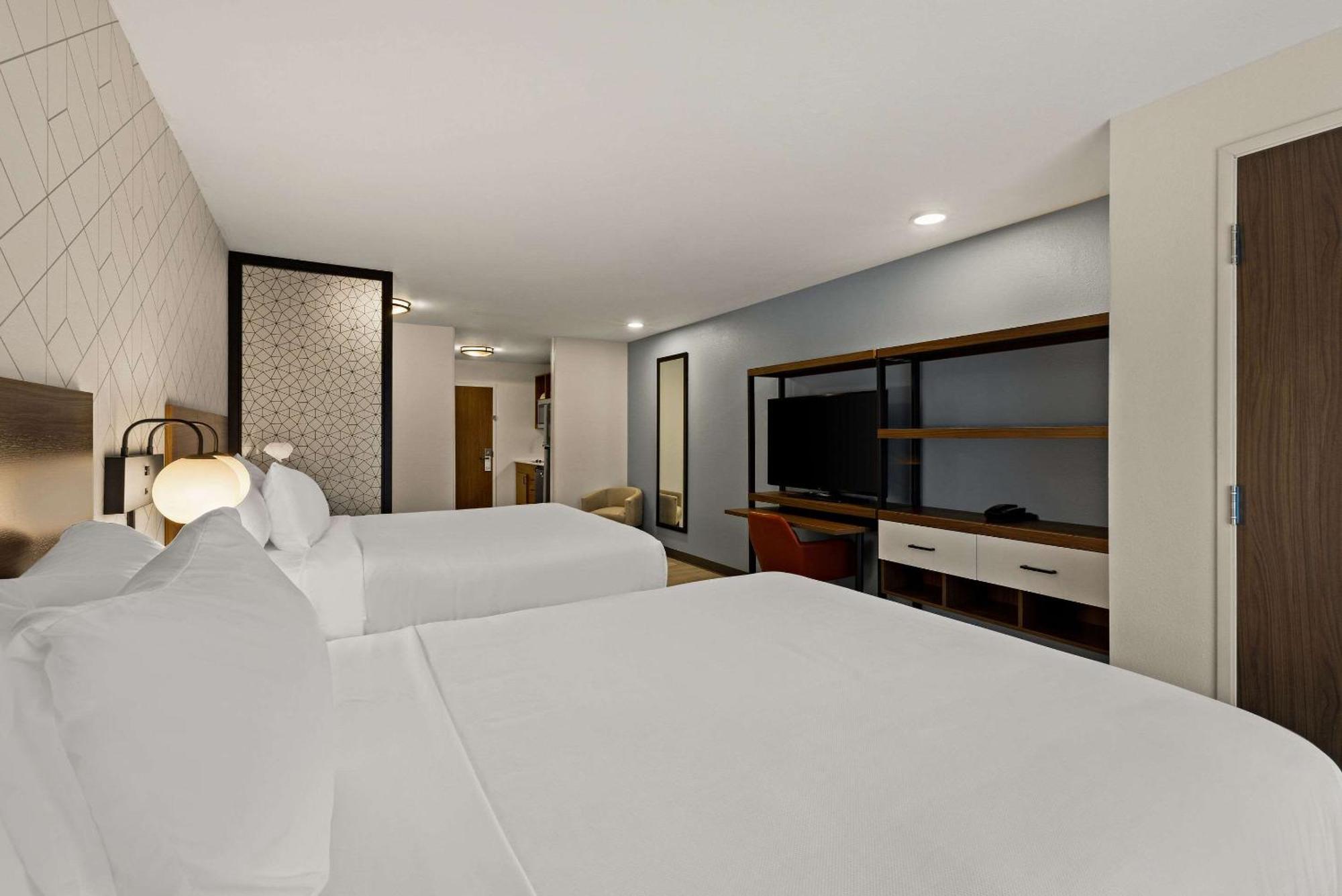 Everhome Suites El Paso Airport Near Fort Bliss Loma Terrace Exterior photo
