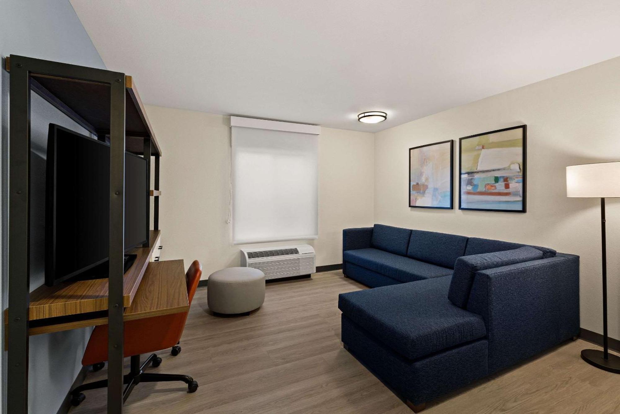 Everhome Suites El Paso Airport Near Fort Bliss Loma Terrace Exterior photo